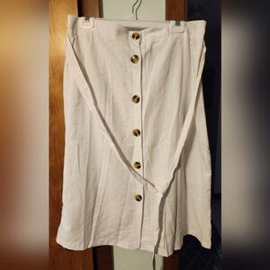 METROWEAR White Skirt with 6 Buttons to the Front Tie Belt Elastic Back Size XL